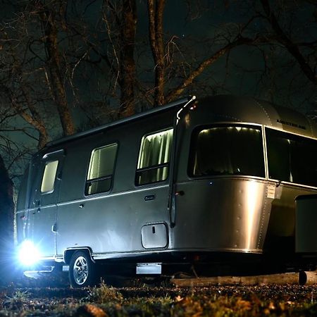 Modern Airstream With Amazing View - 10 To 15 Minutes From Kings Canyon National Park Dunlap Bagian luar foto