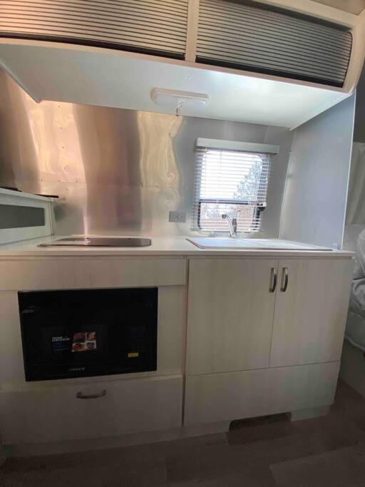 Modern Airstream With Amazing View - 10 To 15 Minutes From Kings Canyon National Park Dunlap Bagian luar foto