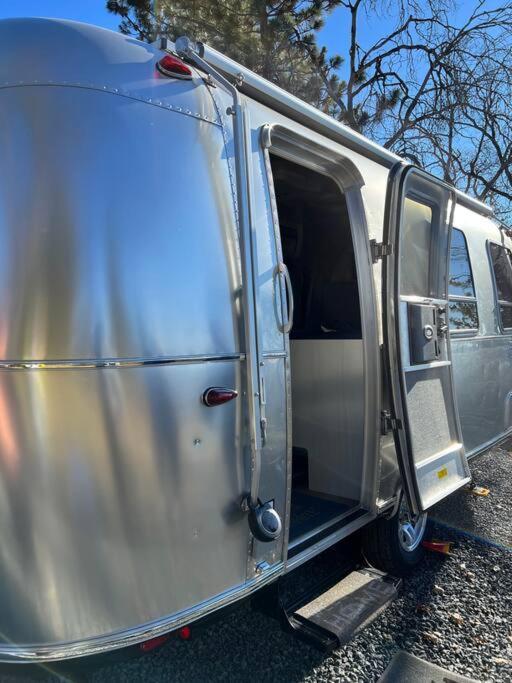 Modern Airstream With Amazing View - 10 To 15 Minutes From Kings Canyon National Park Dunlap Bagian luar foto