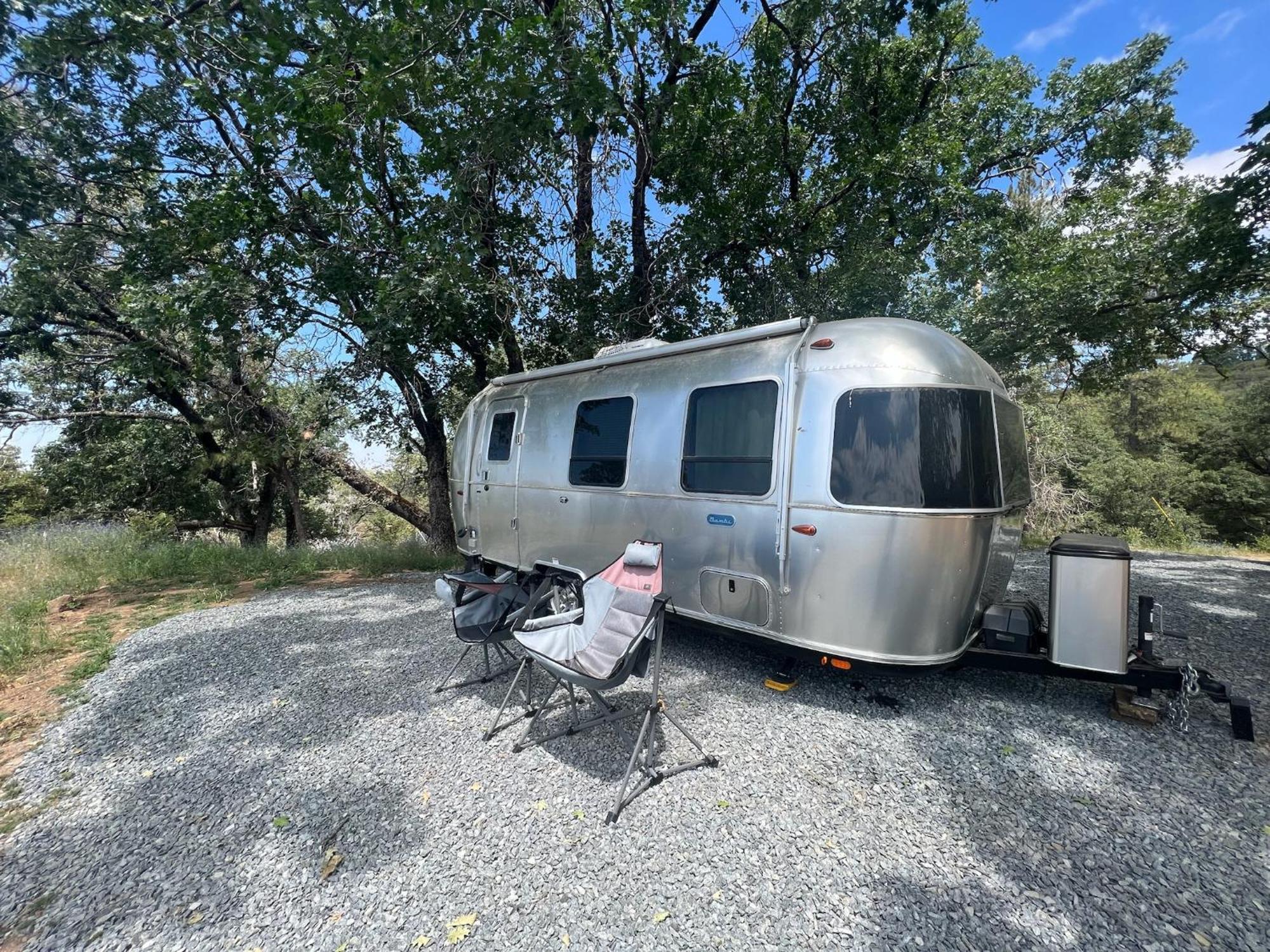 Modern Airstream With Amazing View - 10 To 15 Minutes From Kings Canyon National Park Dunlap Bagian luar foto