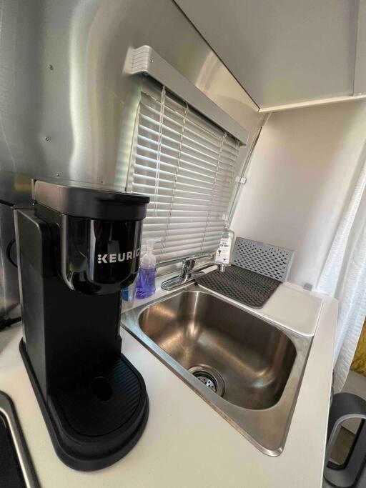 Modern Airstream With Amazing View - 10 To 15 Minutes From Kings Canyon National Park Dunlap Bagian luar foto