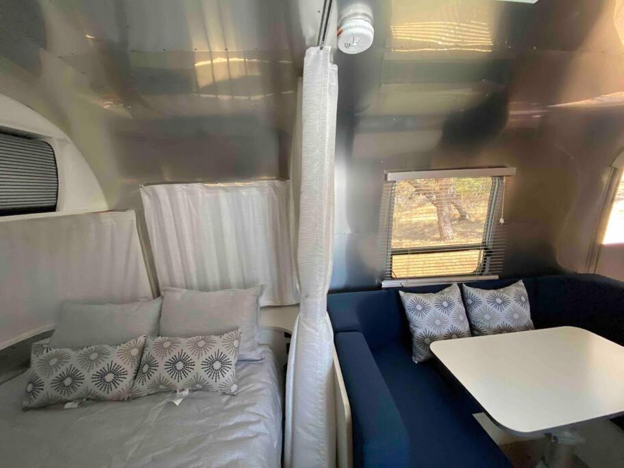 Modern Airstream With Amazing View - 10 To 15 Minutes From Kings Canyon National Park Dunlap Bagian luar foto