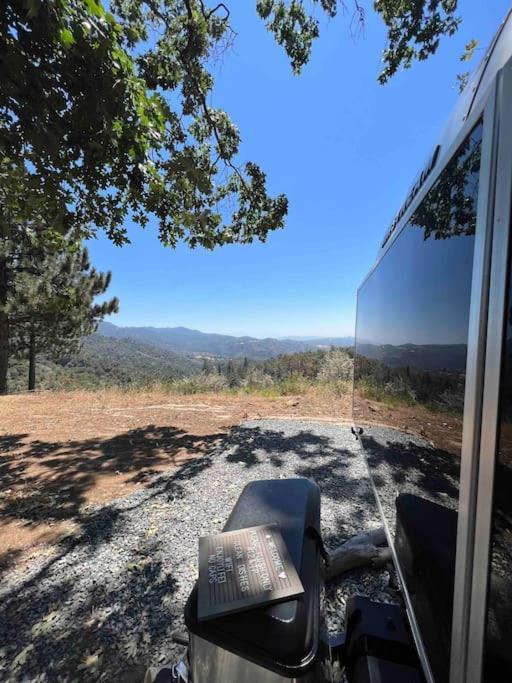 Modern Airstream With Amazing View - 10 To 15 Minutes From Kings Canyon National Park Dunlap Bagian luar foto