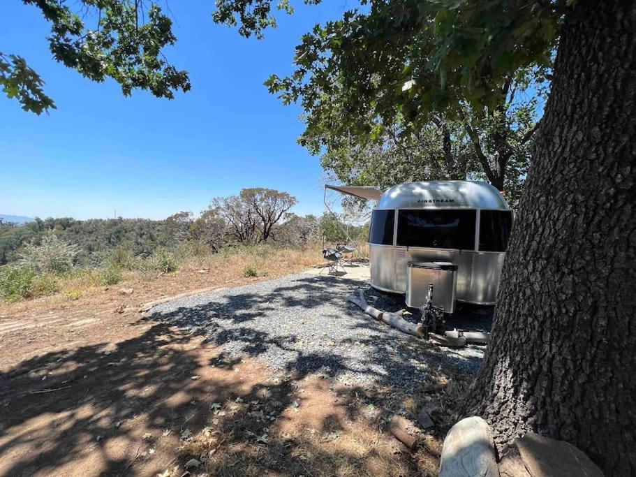 Modern Airstream With Amazing View - 10 To 15 Minutes From Kings Canyon National Park Dunlap Bagian luar foto