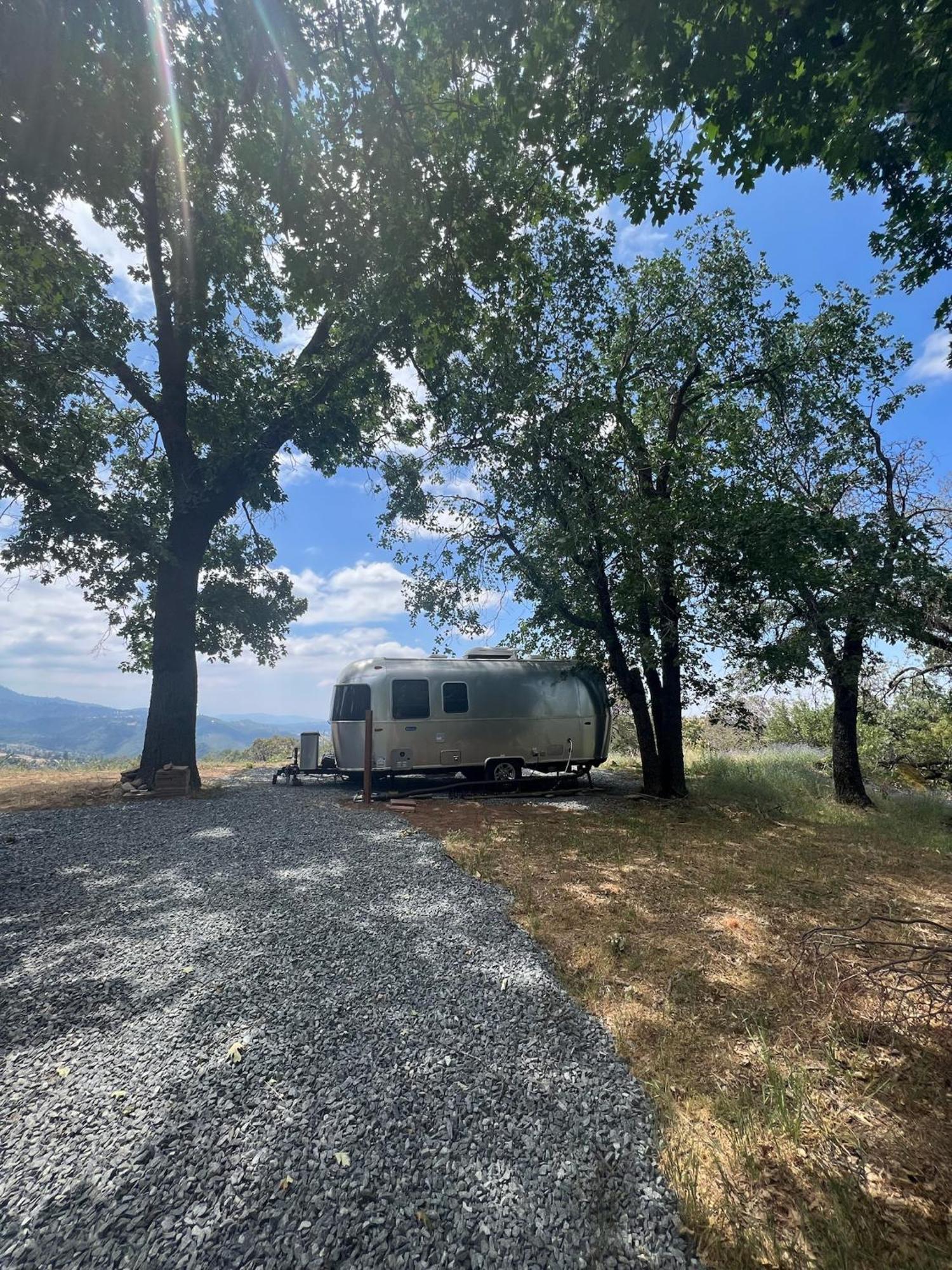 Modern Airstream With Amazing View - 10 To 15 Minutes From Kings Canyon National Park Dunlap Bagian luar foto